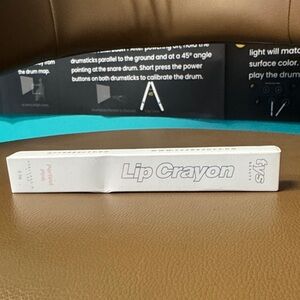 Tys Lip hyaluronic liner  in perfect Pink